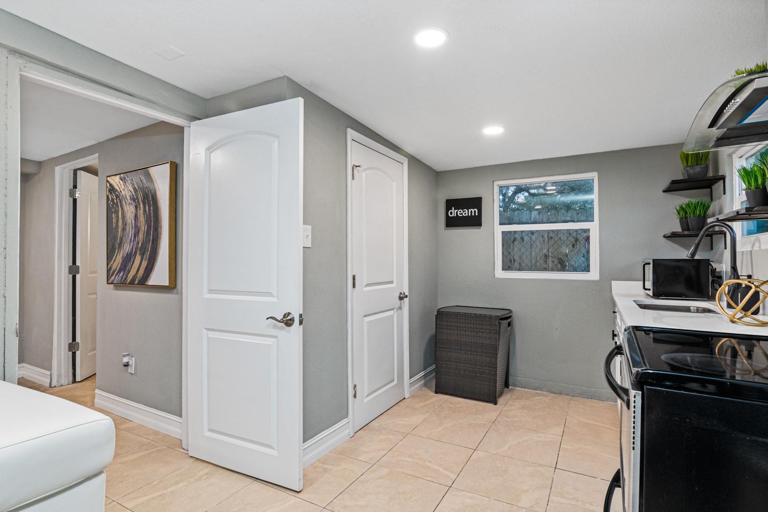 Modern House In Clearwater With Access To A Shared Swimming Pool Apartment Safety Harbor Exterior photo