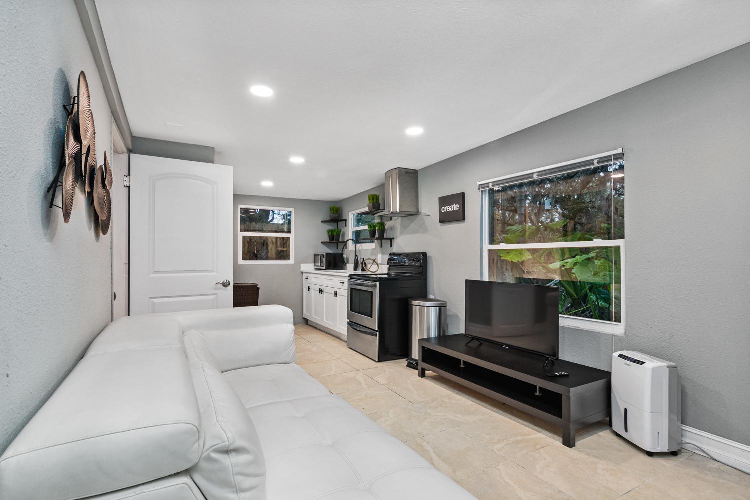 Modern House In Clearwater With Access To A Shared Swimming Pool Apartment Safety Harbor Exterior photo