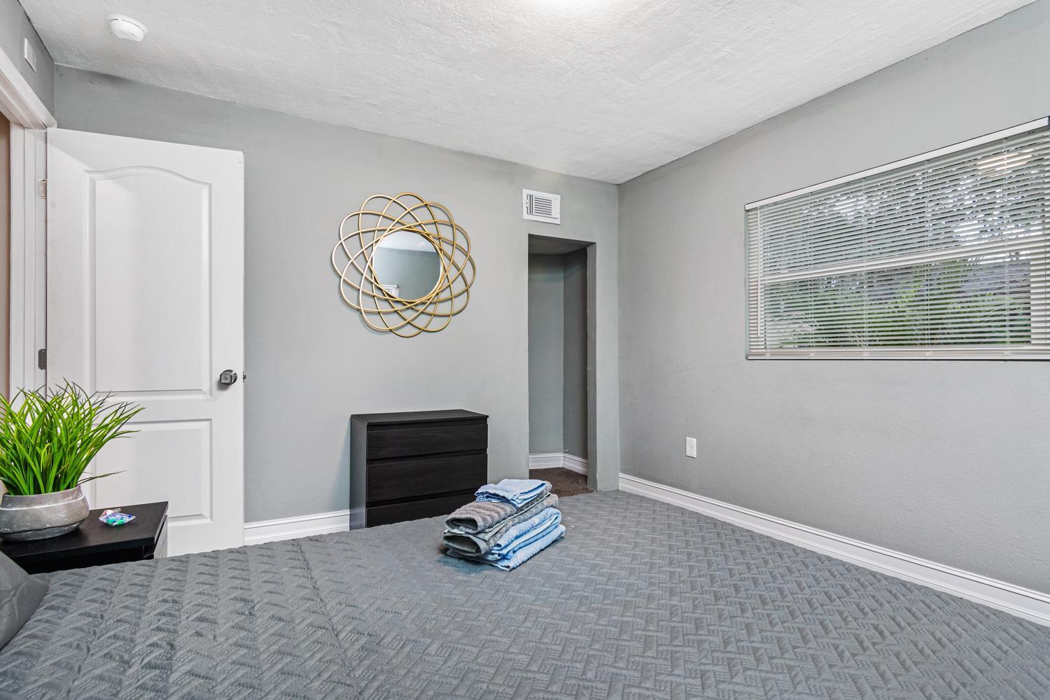 Modern House In Clearwater With Access To A Shared Swimming Pool Apartment Safety Harbor Room photo