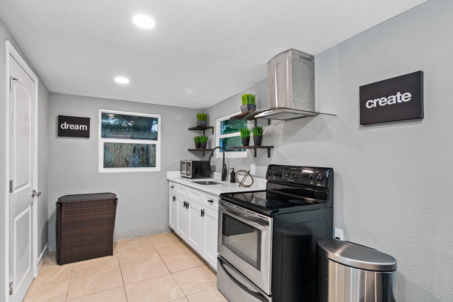 Modern House In Clearwater With Access To A Shared Swimming Pool Apartment Safety Harbor Exterior photo